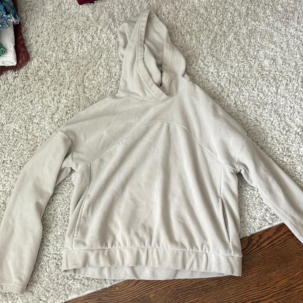 Nike woman’s hooded fleece size medium
